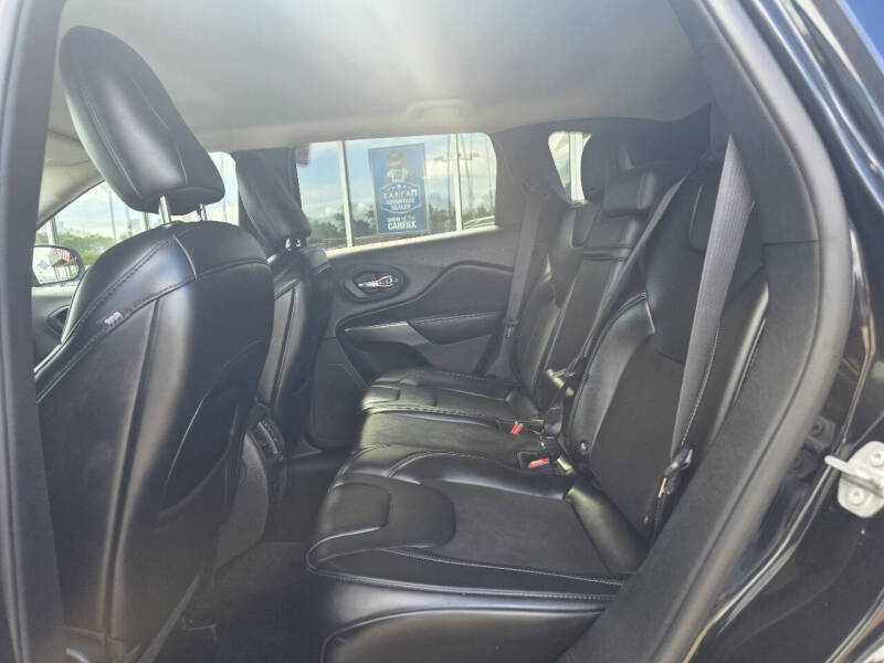 2019 Jeep Cherokee Latitude Plus