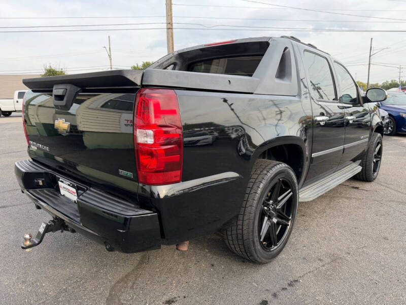 2011 Chevrolet Avalanche LTZ