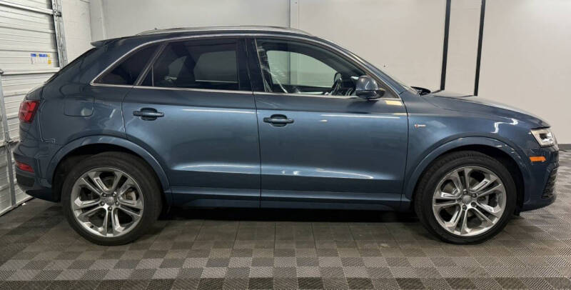 2016 Audi Q3 2.0T quattro Prestige