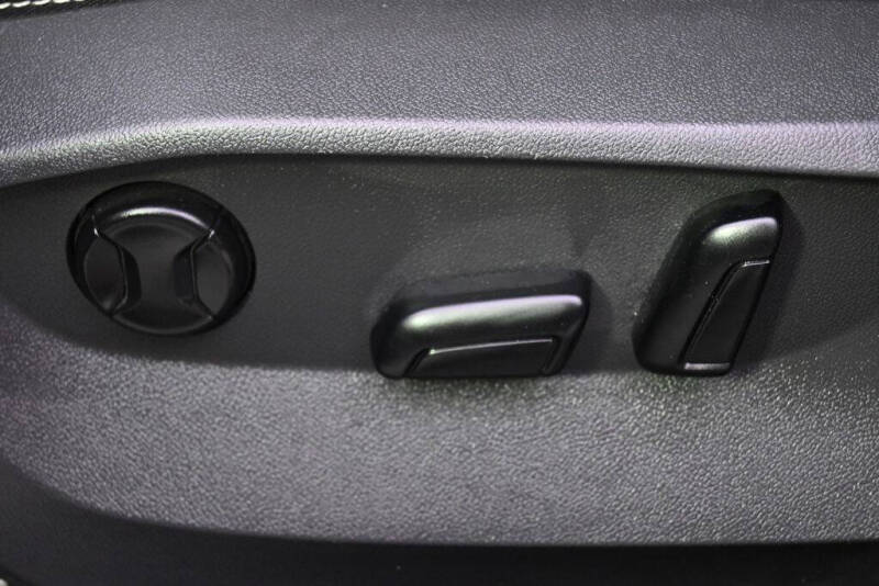 2023 Volkswagen Taos SEL 4Motion