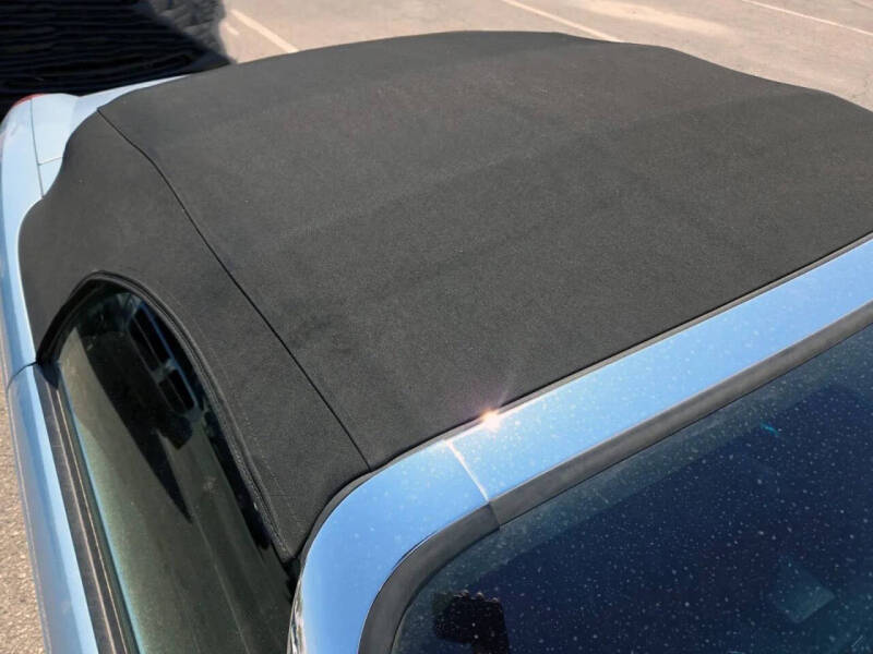 2004 Ford Thunderbird Deluxe