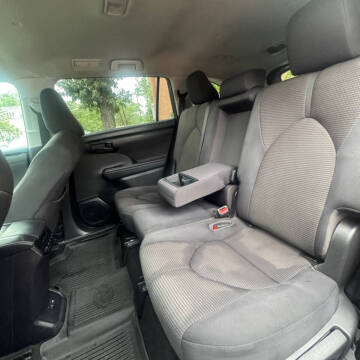 2022 Toyota Highlander L