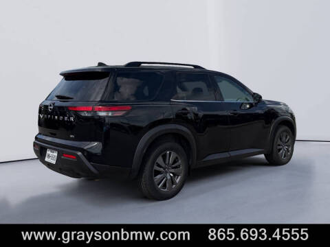 2024 Nissan Pathfinder SV