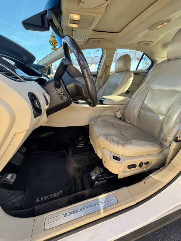 2015 Ford Taurus Limited