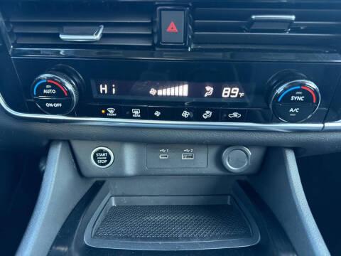 2022 Nissan Rogue SV