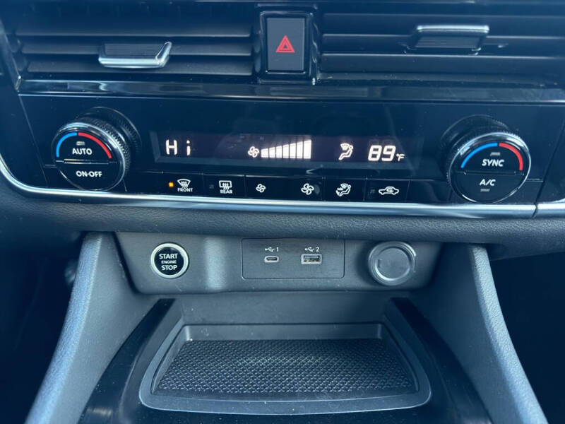 2022 Nissan Rogue SV