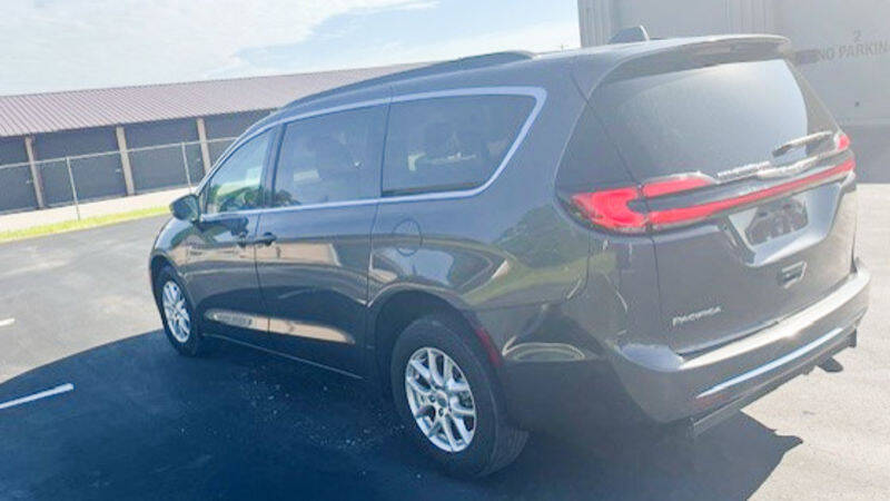 Used 2022 Chrysler Pacifica Touring L with VIN 2C4RC1BG3NR195605 for sale in Valders, WI