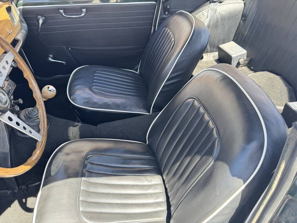 1965 Triumph TR4 18