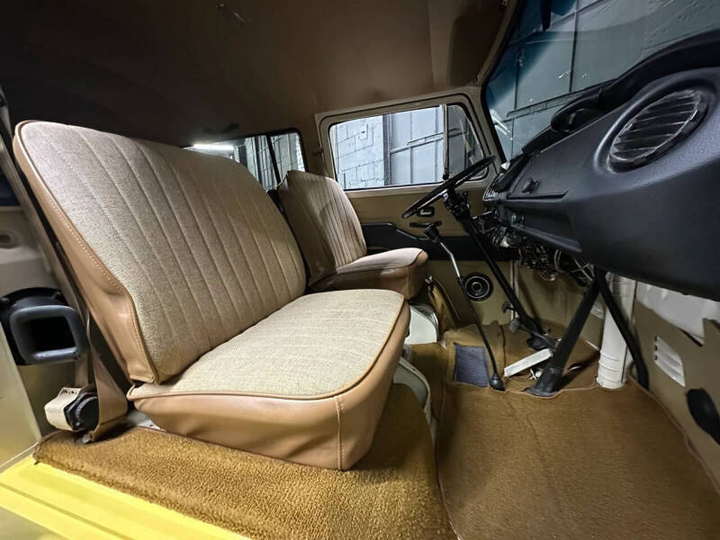 1973 Volkswagen Bus