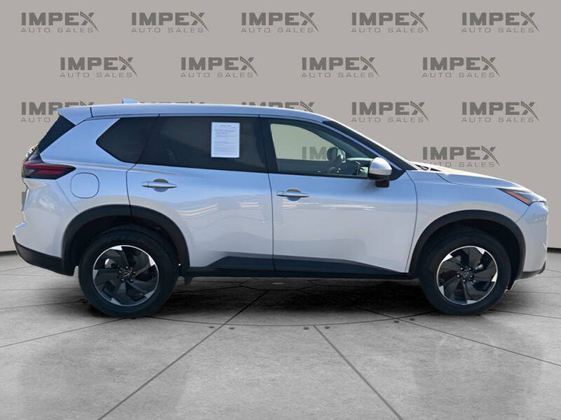 2025 Nissan Rogue SV