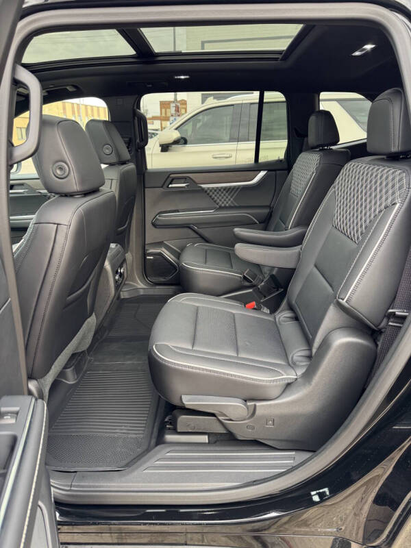 2025 GMC Acadia Denali