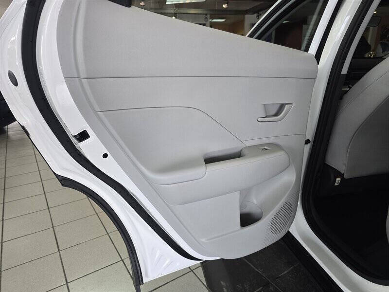 2024 Hyundai Kona SE