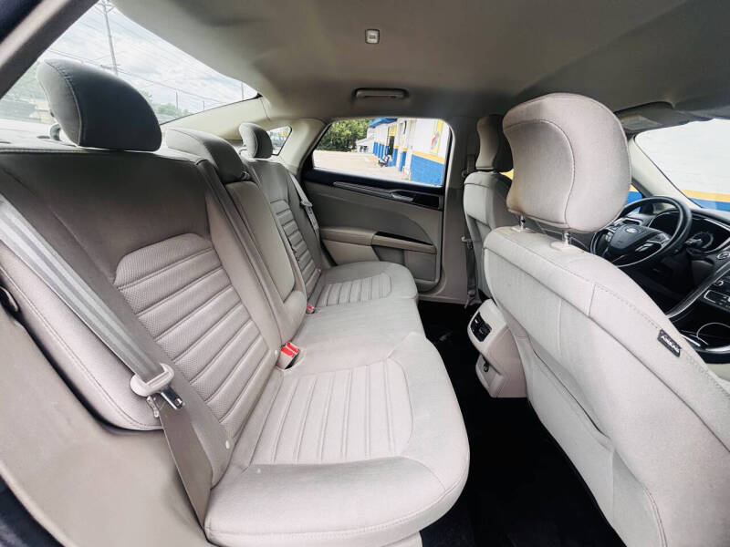 2019 Ford Fusion SE