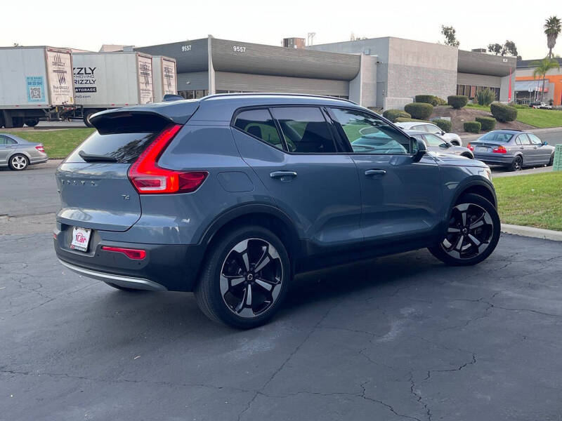 2020 Volvo XC40 T4 Momentum
