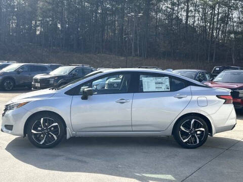 2025 Nissan Versa SR