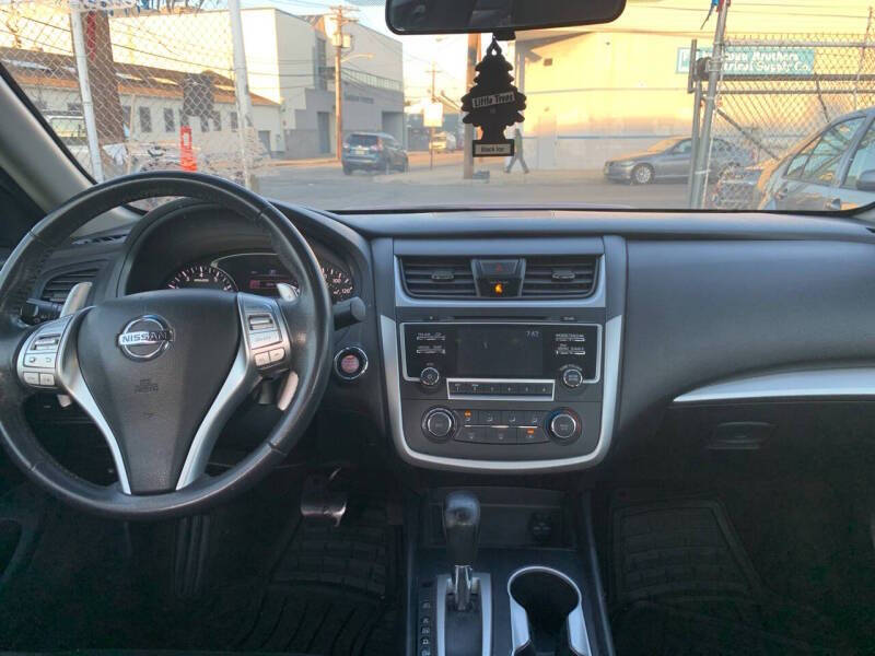 2017 Nissan Altima 2.5 SR