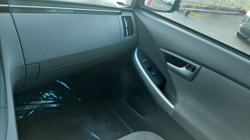 2010 Toyota Prius III