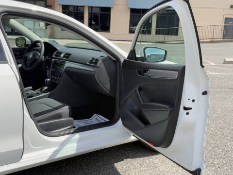 2012 Volkswagen Passat S PZEV