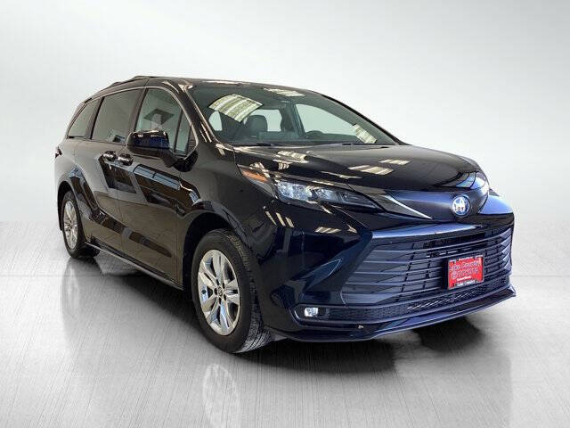 2022 Toyota Sienna Woodland Edition