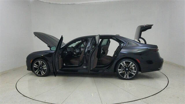 2024 BMW 7 Series 740i