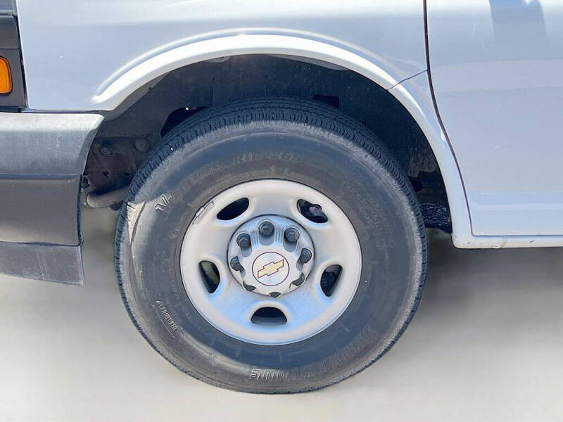 2022 Chevrolet Express LS 2500