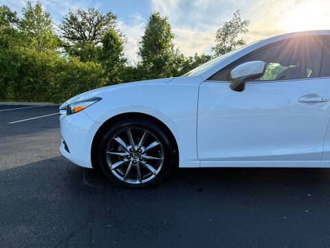 2018 Mazda MAZDA3 Touring