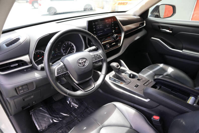 2022 Toyota Highlander XLE