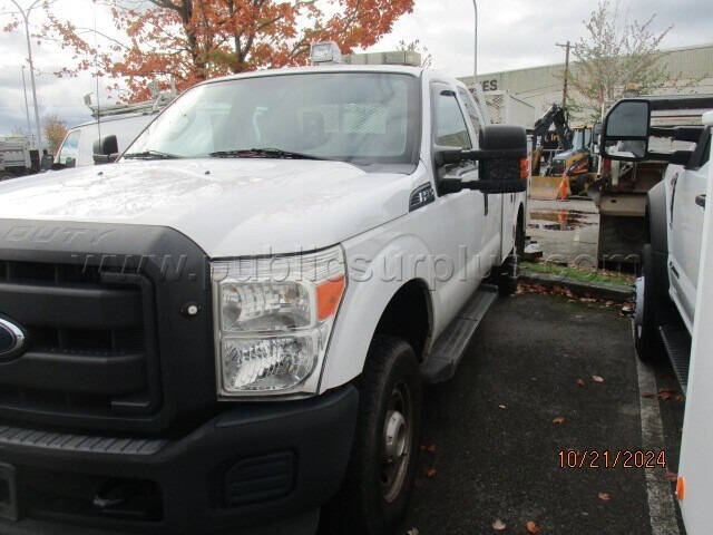 2013-ford-f250-4x4-utility-4x4