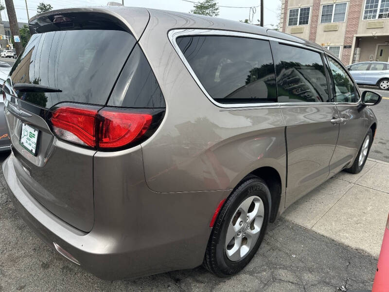 2017 Chrysler Pacifica LX