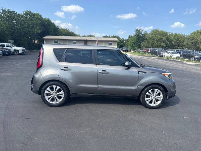 2016 Kia Soul +