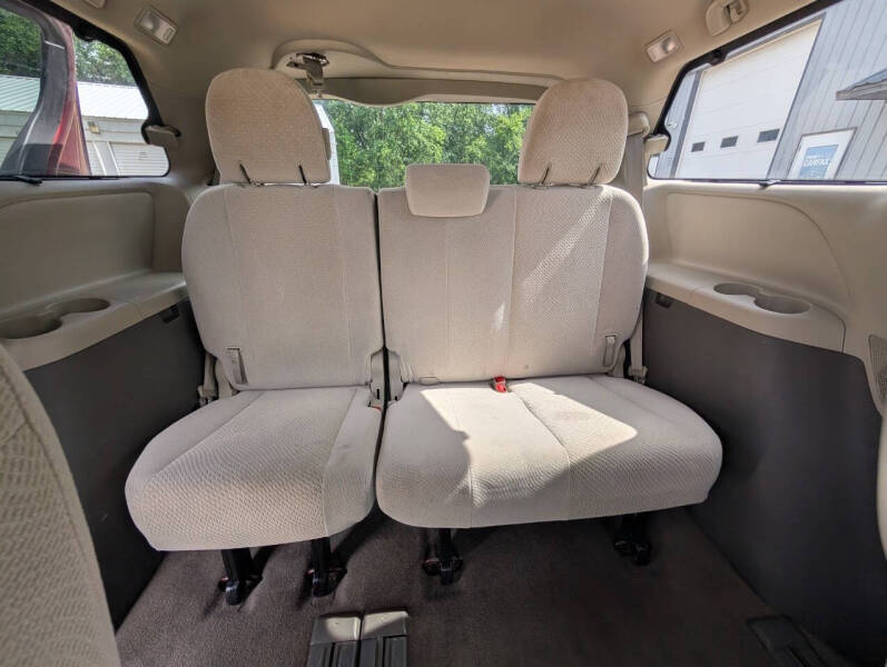 2014 Toyota Sienna LE 8-Passenger