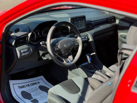 2019 Hyundai Veloster