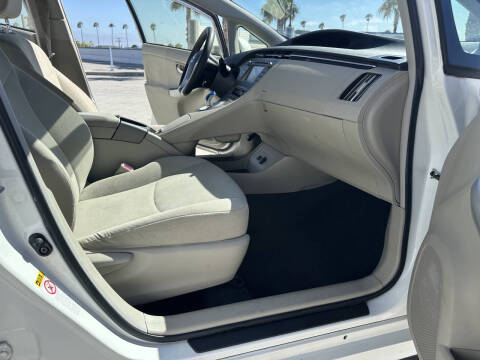 2012 Toyota Prius Two