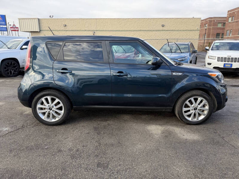 2017 Kia Soul +