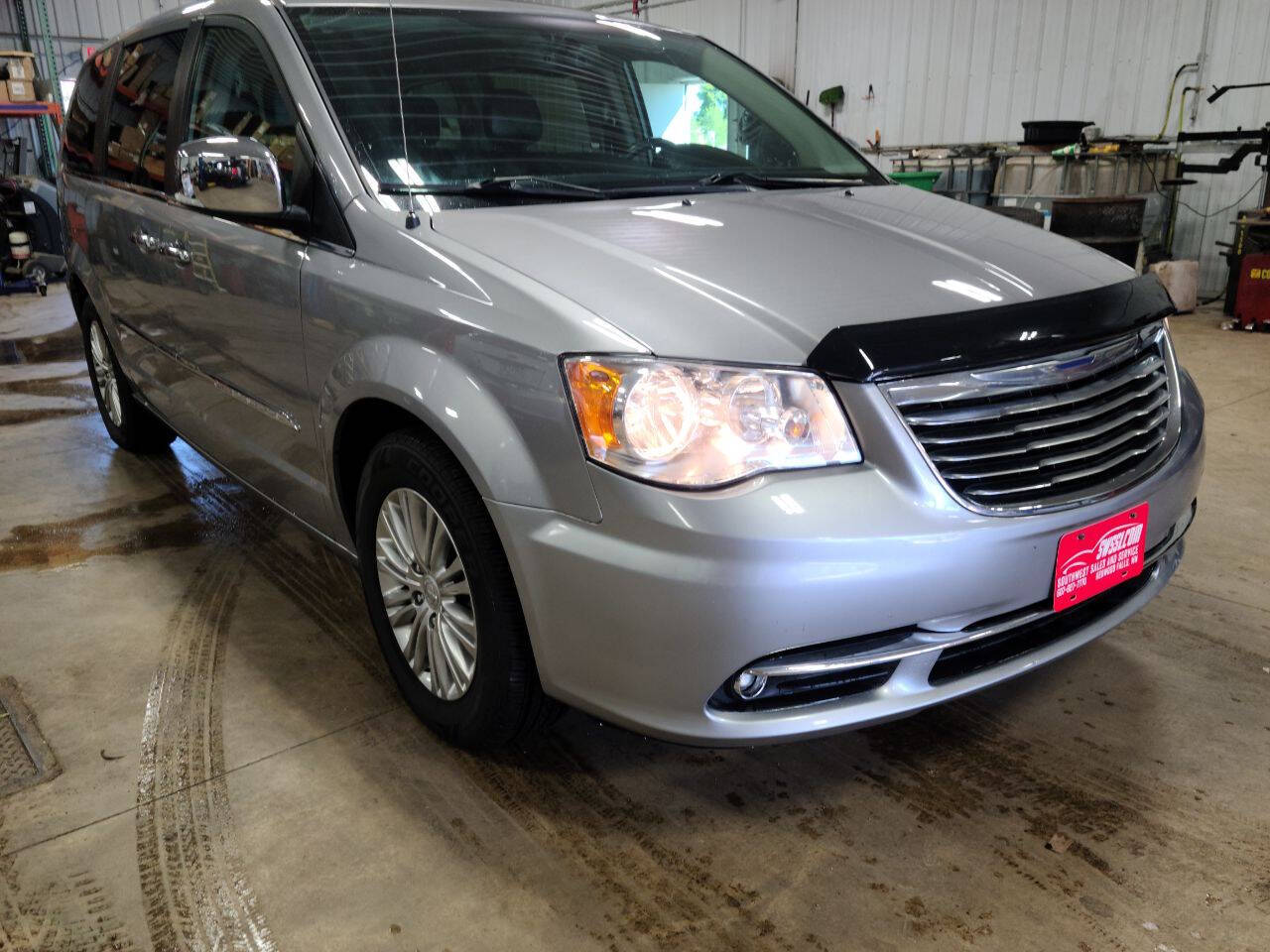 2015 Chrysler Town and Country For Sale In Willmar, MN