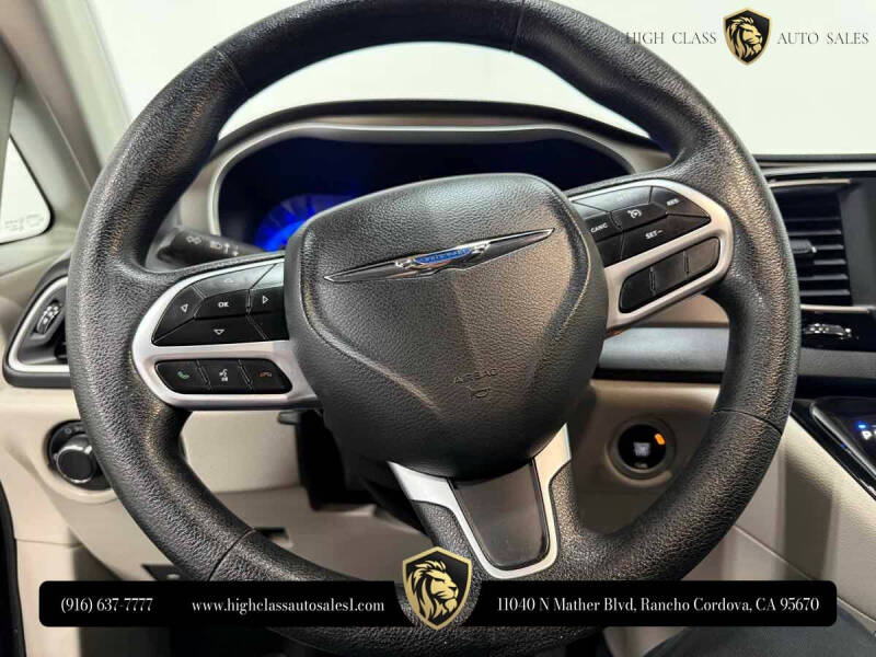 2020 Chrysler Voyager LXi