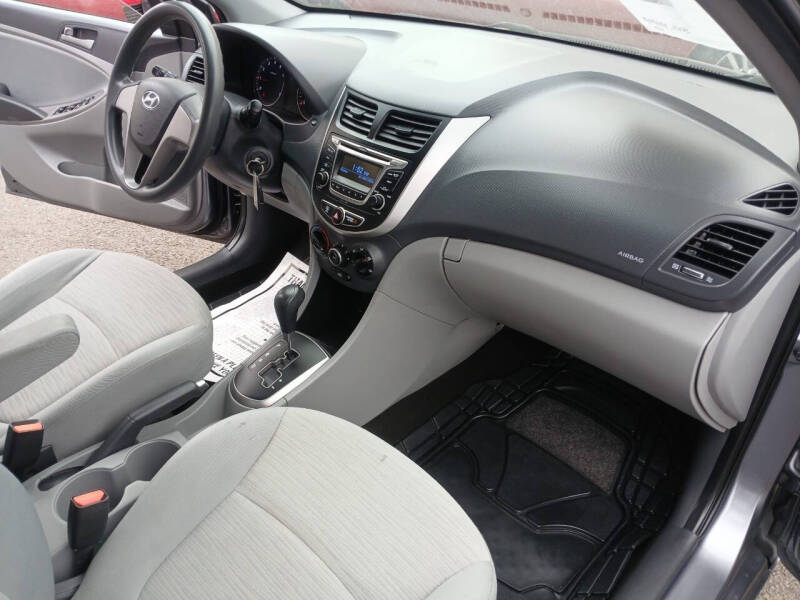 2017 Hyundai Accent SE