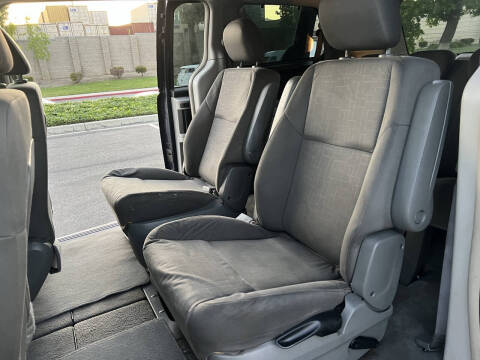 2009 Volkswagen Routan SE