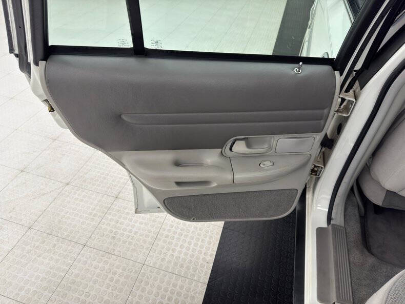 1997 Ford Crown Victoria LX