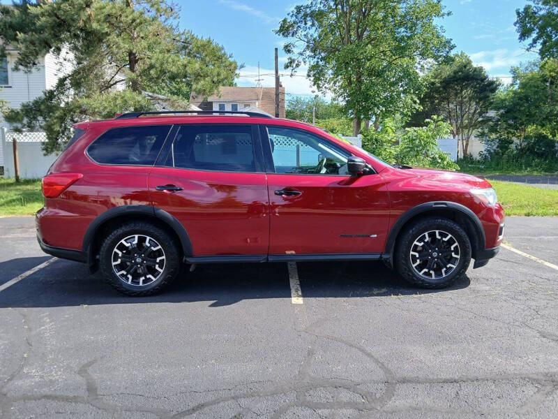 2020 Nissan Pathfinder SV
