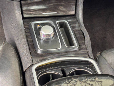 2015 Chrysler 300 Limited