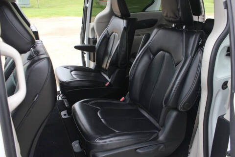 2023 Chrysler Pacifica Plug-In Hybrid Touring L