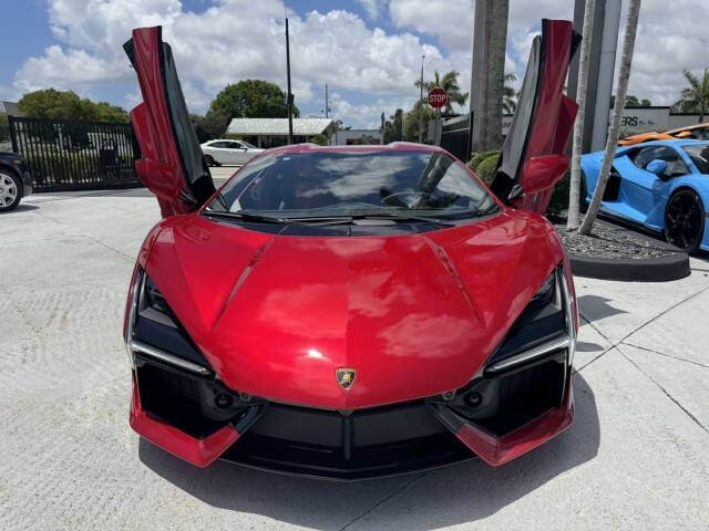 2025 Lamborghini Revuelto