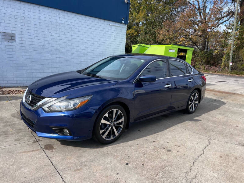 2016 Nissan Altima SR photo 2