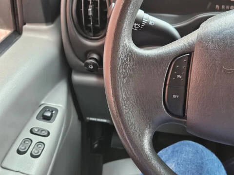 2006 Ford E-Series E-350 SD XLT