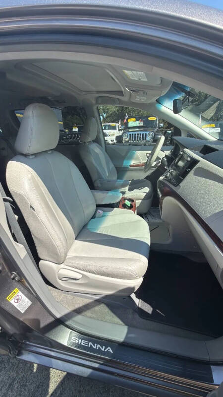 2011 Toyota Sienna