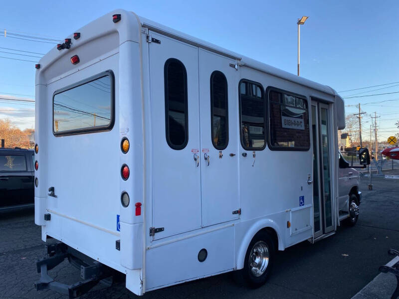 2013 Ford E-Series E-350 SD