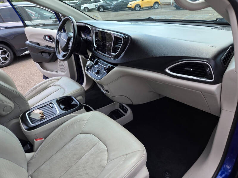2021 Chrysler Pacifica Touring L