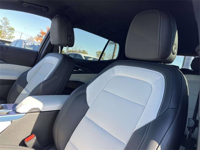 2025 Chevrolet Equinox EV LT