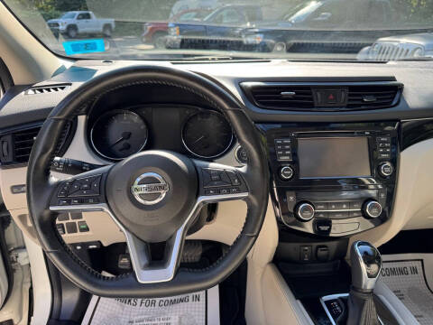 2017 Nissan Rogue Sport SL